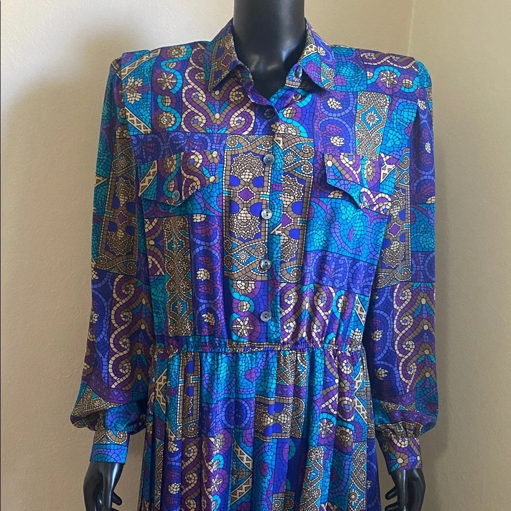 VINTAGE Leslie Fay Beautiful Purple and Teal Long Sleeve Printed Pleated Dress - Picture 4 of 12